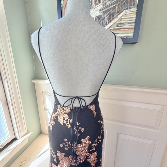 Simplee Rose gold Sequin plunge v-neckline backless mermaid dress in Black - Picture 5 of 8